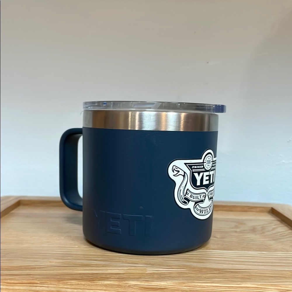 YETI Navy Blue Mug with lid options. - Picture 2 of 3